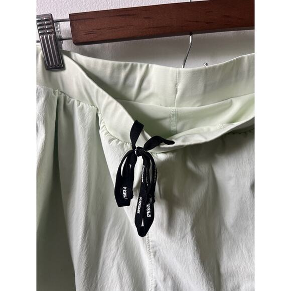 Gymshark 2 in 1 shorts women's size Medium - Picture 3 of 6